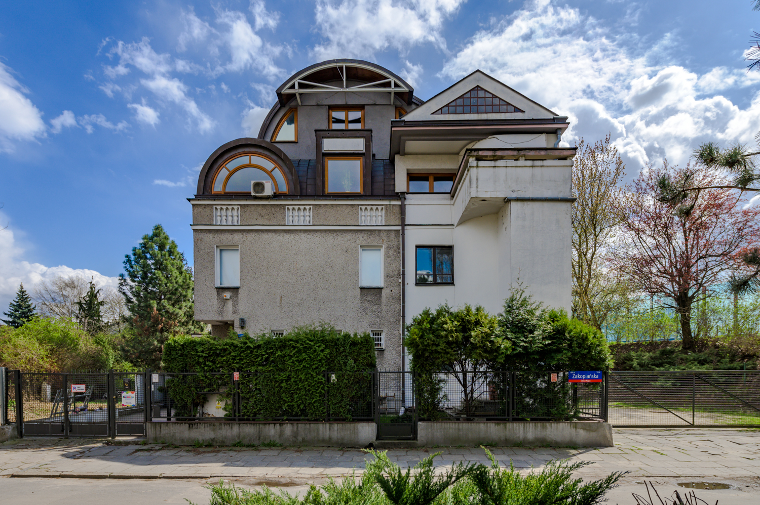 Zdjęcie architektury budynku Budynek mieszkalny